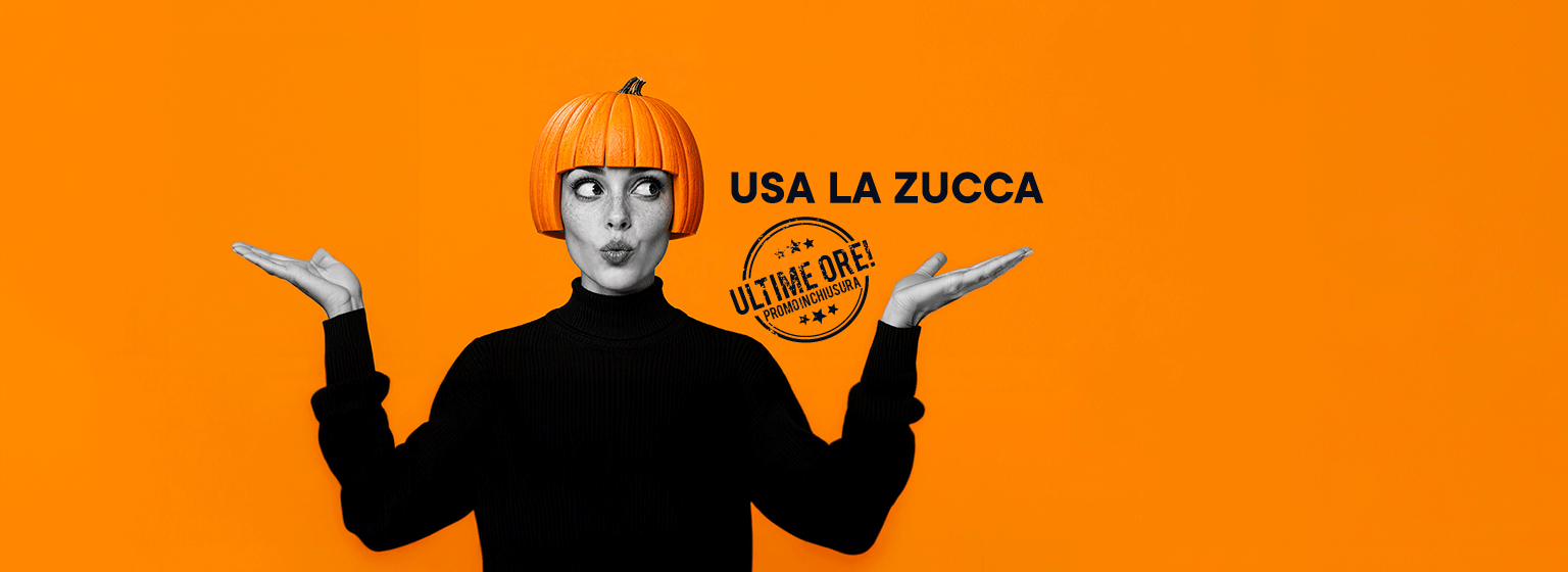 Campagna USA LA ZUCCA Stilluce Store Bergamo: donna con caschetto di zucca, promozione illuminazione design in chiusura